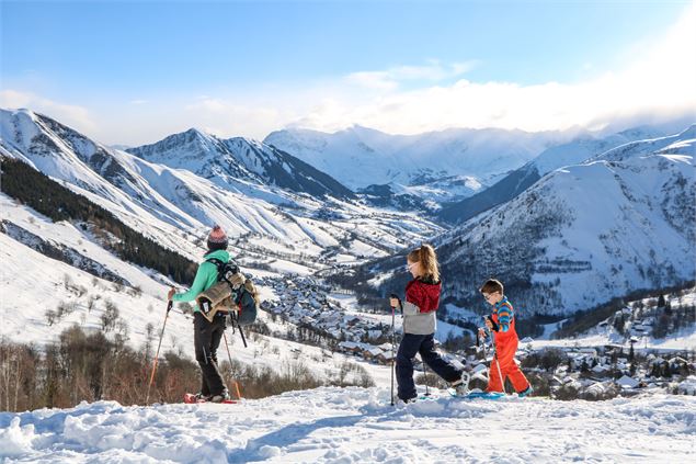 Famille en raquettes sur la piste Panoramique - © OT Saint Sorlin d'Arves - V Bellot-Mauroz