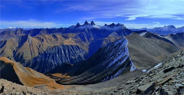 Vue sur les Aiguilles d'Arves sur le TAA - Eric David