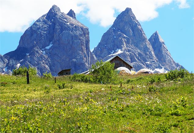 Dôme géodésique du Chalet d'la Croë sous les Aiguilles d'Arves - Paul Bonnet