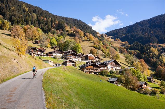 Arrivée à Boudin - montée du col du Pré - Julien DOROL