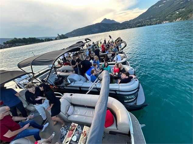 Water taxi / Annecy Lounge Boat -