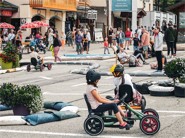 Kart à pédales dans le Ludoparc - B.Thomas-OT HMV