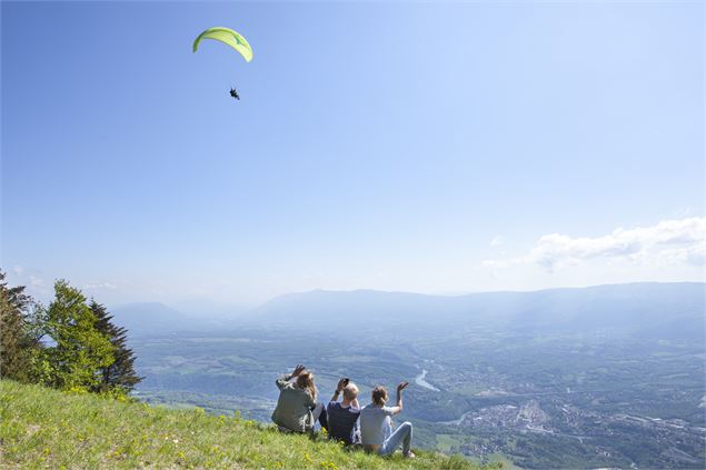 Parapente en Terre Valserhône - ©Daniel Gillet - OT Terre Valserhône