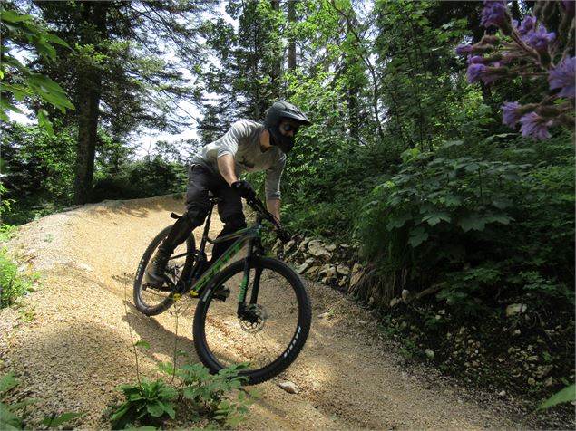 VTT de descente - Anne-Marie Barbe