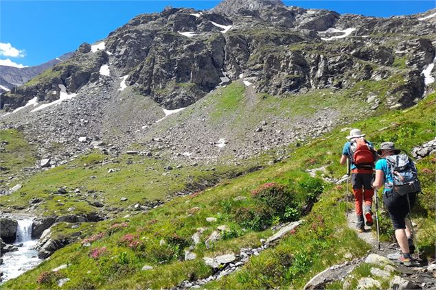 Tour de la  roche d'Etache - Rando pédestre 2 jours_Val-Cenis - CCHMV - MF. Rigolet