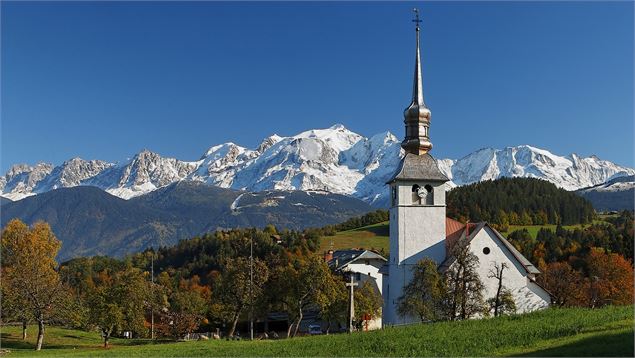 Eglise de Cordon face au Mont-Blanc - © Jean-Marc Barey