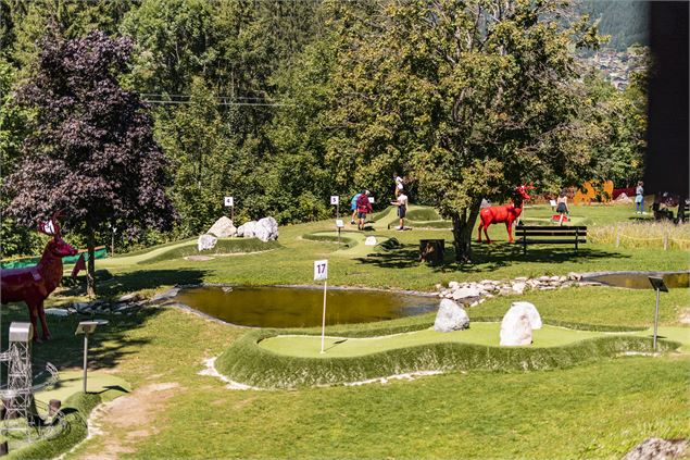 Mini-golf à Châtel - L.Meyer-Châtel