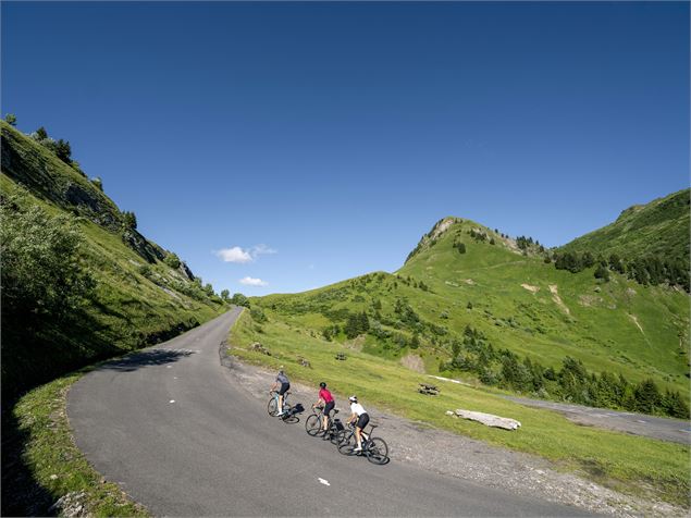 Concentré de cols alpins – itinéraire cyclo_Annecy - Tristan Shu - Annecy Mountains
