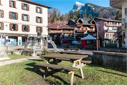 Aire de pique-nique du parc Marie-Louise_Samoëns - Office de tourisme de Samoëns