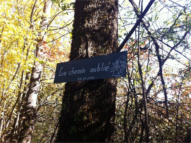 Le Chemin oublié - Mairie de Cuvat