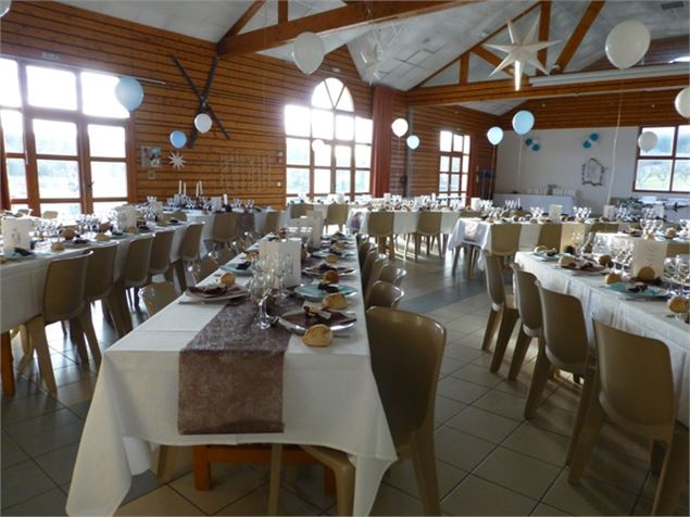 Intérieur de la salle des fêtes - mairie Cuvat
