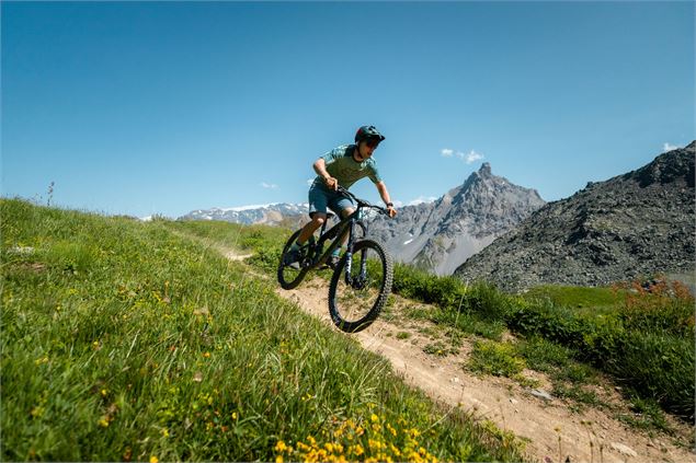 Modzon - Courchevel Toursime