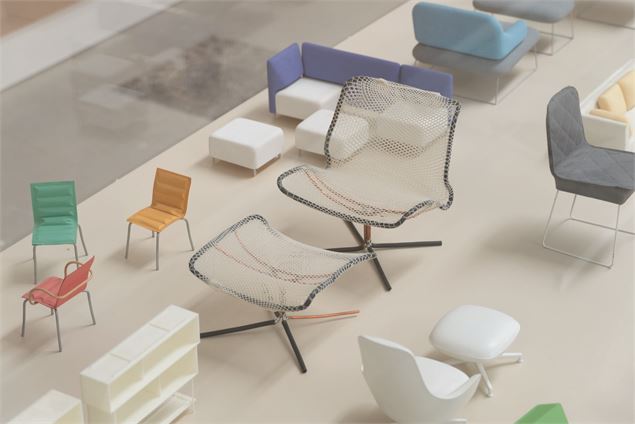 - Ligne Roset