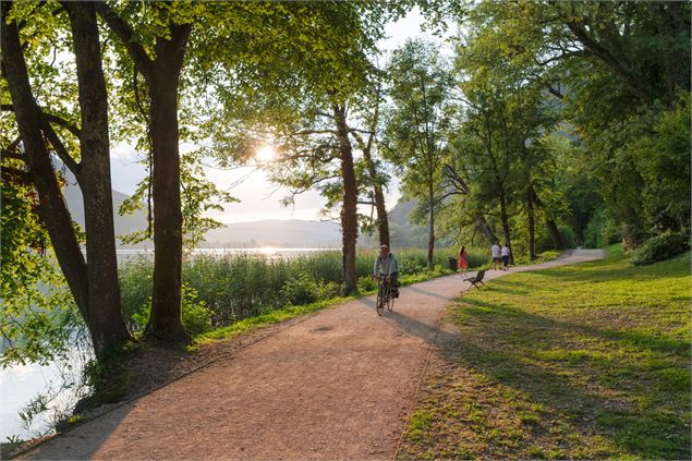 Bord du lac - Jérôme Pruniaux - Agence ARGO - HautBugeyTourisme