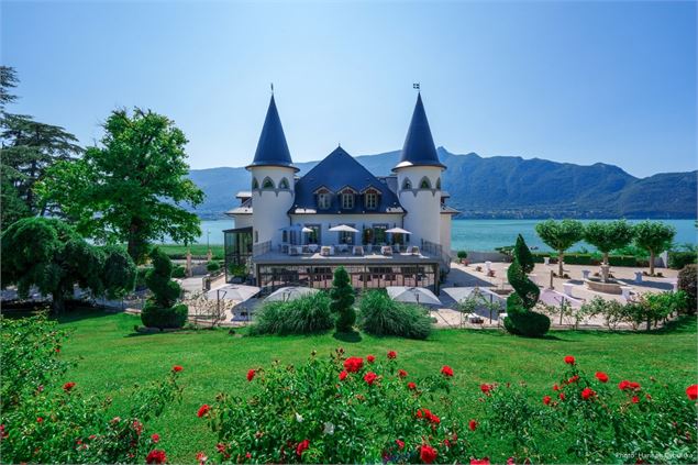 Vue sur le Château et le Lac du Bourget  - @hannahcybulska