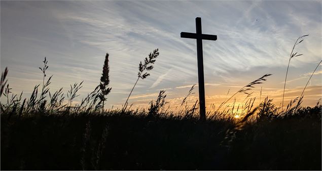 Coucher de soleil au calvaire - V. Allard