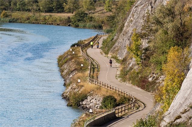 La ViaRhôna dans l'Ain - ©CC Bugey Sud – Laurent Madelon