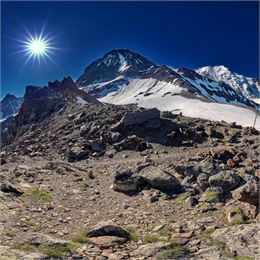 L'Aiguille du Goûter vue d'en bas - Bernard Tartinville