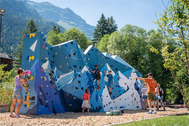 Bloc d'escalade des Loyers - Les Contamines Tourisme