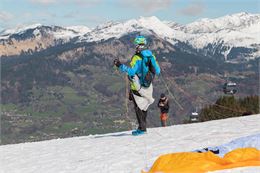 Parapente prêt à décoller - Mathilda OT Samoens