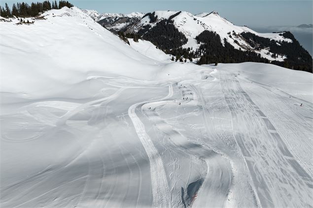 Vue d'ensemble sur le boarder ludique de Chalet Neuf à Châtel à proximité du téleski Chalet Neuf et