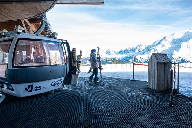 Gare Amont Télécabine Princesse_Demi-Quartier - G.BORGA