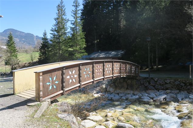 Pont de la base de loisirs de Seytroux - Victor Demilly / Vallée d'Aulps Tourisme