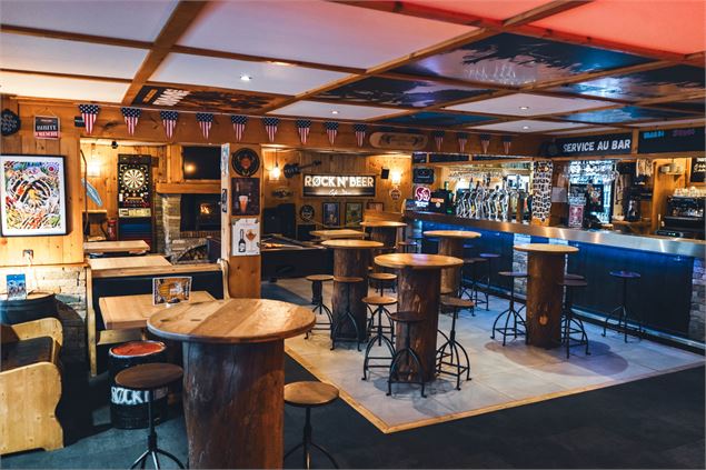 Intérieur du bar - p.viry