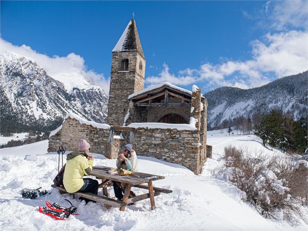Pause repas à Saint Pierre d'Extravache enneigé - OTHMV - D Cuvelier