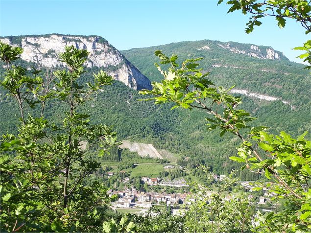 Les rochers de Cauche_Argis - Sabrina Megani / Plaine de l'Ain Tourisme