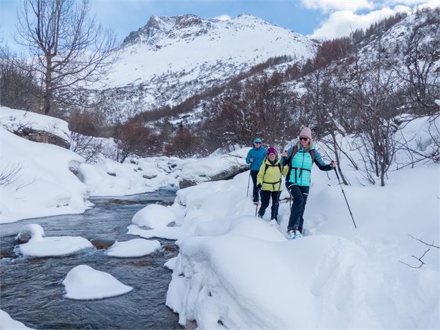 Balade raquettes sur les bords de l'Arc - D.Cuvelier - OT HMV