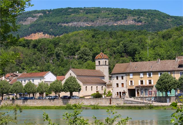 Village de Sault-brenaz - Marilou Perino / Plaine de l'Ain Tourisme