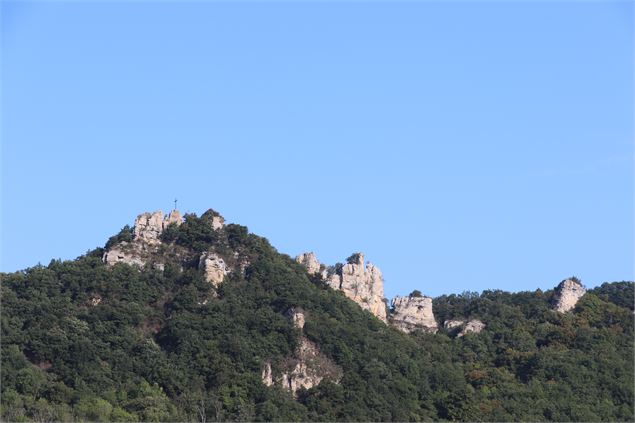 La croix des moines depuis Torcieu - Sabrina Megani / Plaine de l'Ain Tourisme