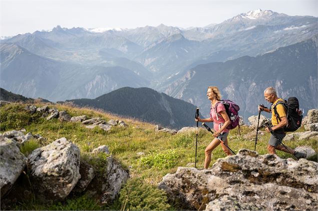Randonneurs en plein ascension - Tilby.Vattard