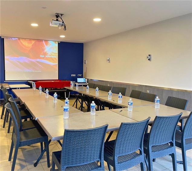 Salle de réunion - Camping l'Île de la Comtesse_Murs-et-Gélignieux - Camping l'Île de la Comtesse