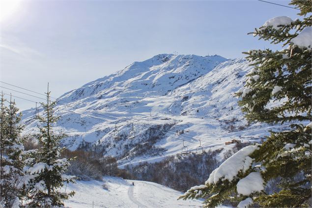 Paysages enneigés vu depuis le quartier de Preyerand - Marine Vernaz - OT Les Menuires