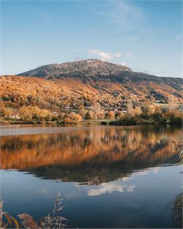 Vue sur les Voirons depuis le lac de Machilly - OT Monts de Genève - A.Modylevskaia