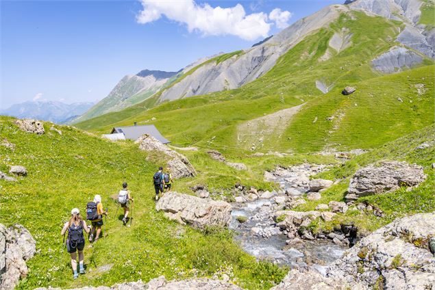 Le Perron - Refuge du Pic du Mas de la Grave_Saint-Jean-d'Arves
