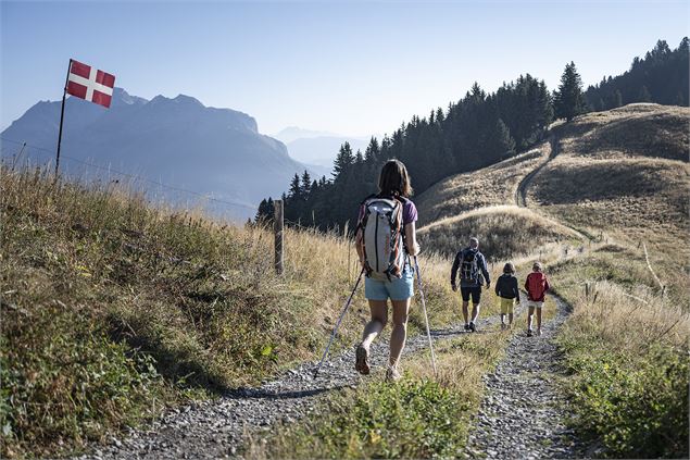 Randonnée pédestre : Boucle de la Servaz_Faverges-Seythenex - Tilby Vattard