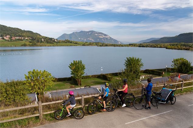 La boucle des deux rives du Rhône : balade vélo facile entre la ViaRhôna et la voie verte Via Grand 