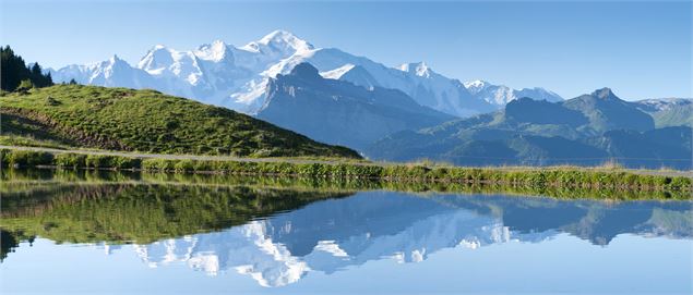 Le Mont Blanc depuis le lac de Joux Plane - photothèque OT