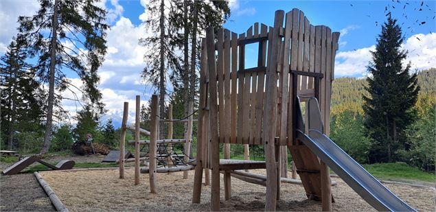 Aire de jeux des Plaines - © Cordon Tourisme
