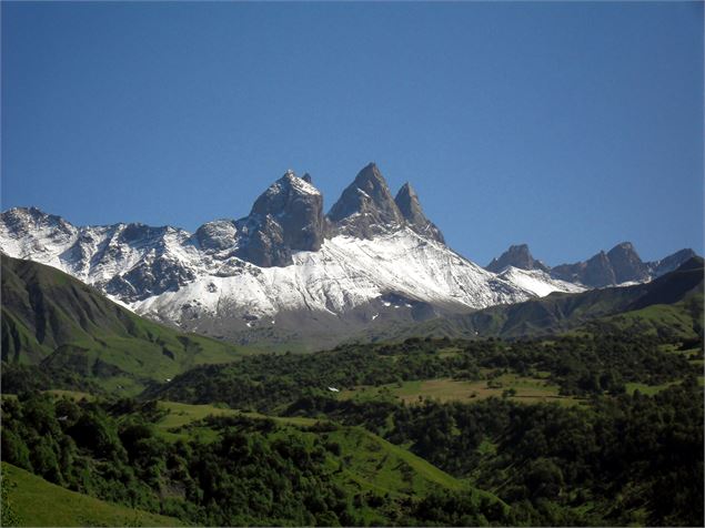 Vue sur les Aiguilles d'Arves - SavoieMontBlanc-Mulot