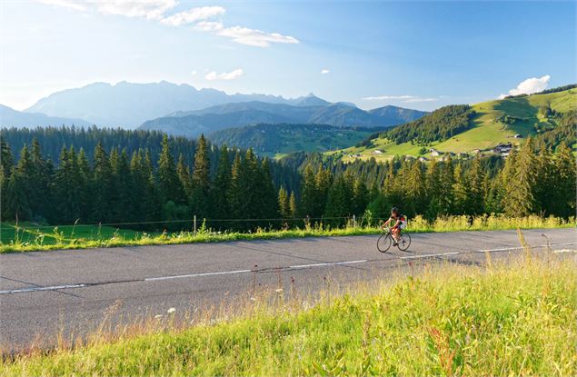 Ascension dans le val d'Arly - © Explore Savoie - Anglade