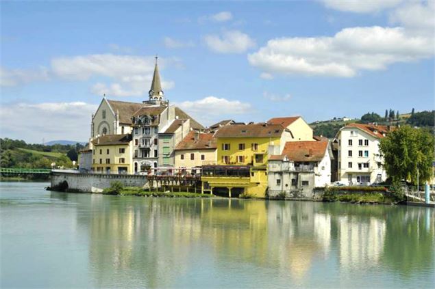 ViaRhôna - Vue de Seyssel - Rhône-Alpes Tourisme - M. Rougy