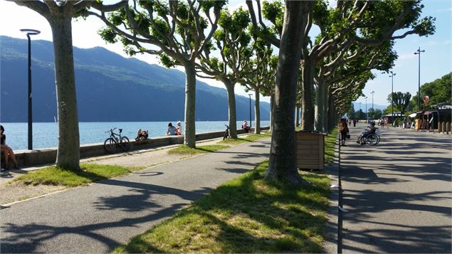 l'esplanade du lac - Sarah Xuereb - Agate