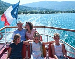 croisière en famille sur le lac d'Annecy - Fous d'images