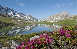 Le lac Jovet et l'Aiguille de la Pennaz - Gilles Lansard / Les Contamines Tourisme