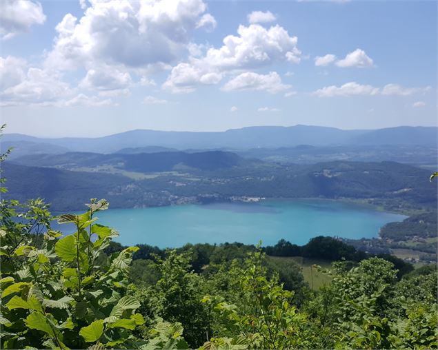 Vue sur lac depuis Tours César - Grand Lac