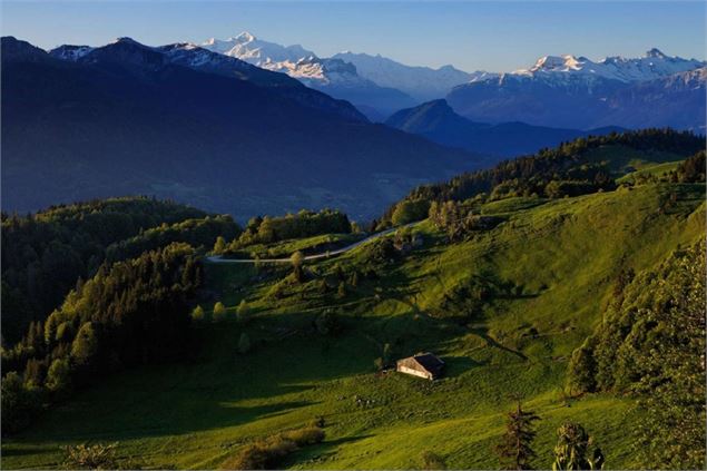 - Office de Tourisme des Alpes du Léman